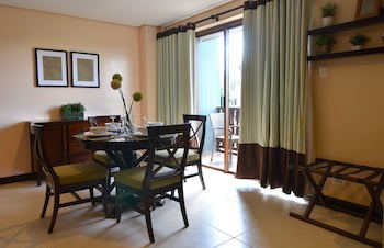 Crosswinds Resort Suites