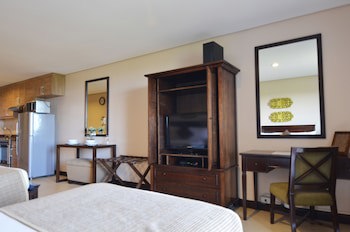 Crosswinds Resort Suites