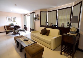 Crosswinds Resort Suites