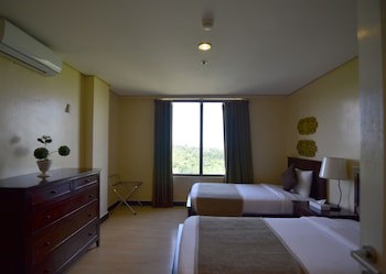 Crosswinds Resort Suites