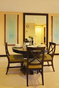 Crosswinds Resort Suites
