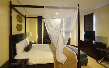 Crosswinds Resort Suites
