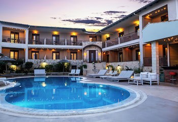 Stamos Hotel