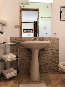 Argonauta Boracay Boutique Hotel With Apartments And Villas
