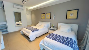 Marina Hotel At Shelter Bay