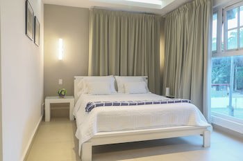 Marina Hotel At Shelter Bay