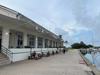 Marina Hotel At Shelter Bay