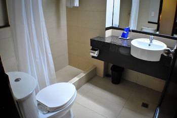 Fersal Hotel Neptune Makati
