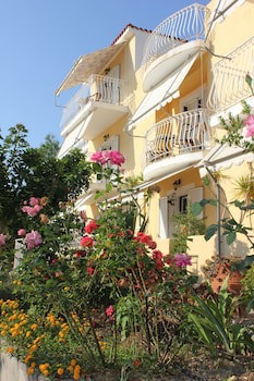 Oskars Studios & Apartments