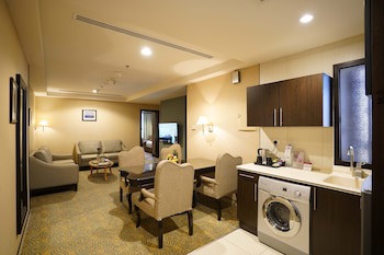 Awaliv International Hotel