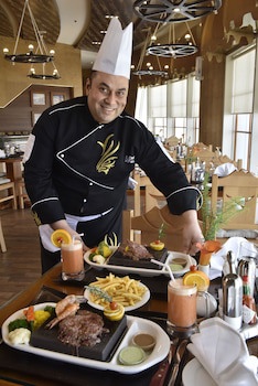 Awaliv International Hotel