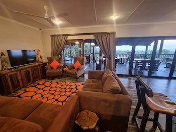 Ndiza Lodge & Cabanas
