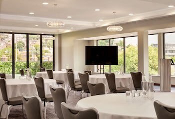 Doubletree By Hilton Lincoln