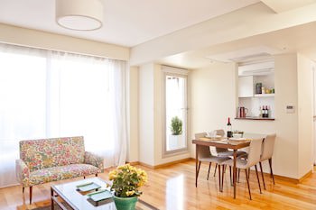 Art Suites & Gallery