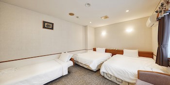 Crown Hotel Okinawa
