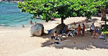 Family Tanote Bay Resort