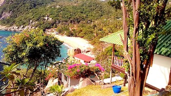 Family Tanote Bay Resort