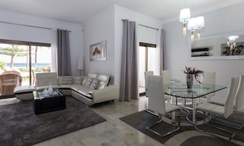 Coral Beach Aparthotel