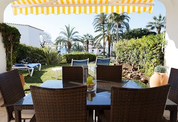 Coral Beach Aparthotel