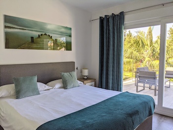 Coral Beach Aparthotel