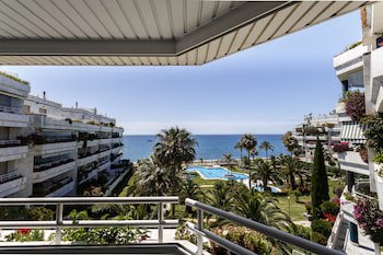 Coral Beach Aparthotel