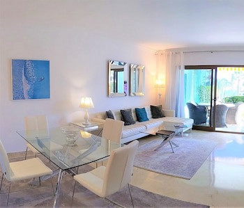 Coral Beach Aparthotel