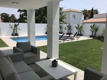 Coral Beach Aparthotel