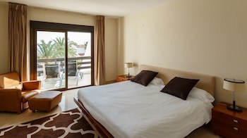 Coral Beach Aparthotel