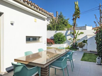 Coral Beach Aparthotel