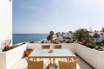 Coral Beach Aparthotel