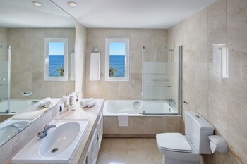 Coral Beach Aparthotel