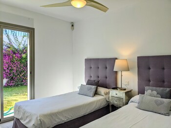 Coral Beach Aparthotel