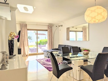 Coral Beach Aparthotel