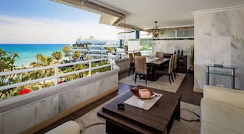 Coral Beach Aparthotel