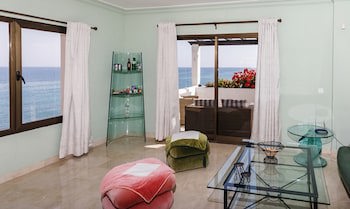 Coral Beach Aparthotel