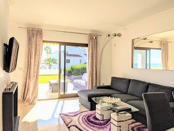 Coral Beach Aparthotel