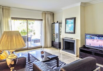 Coral Beach Aparthotel