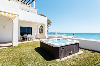 Coral Beach Aparthotel