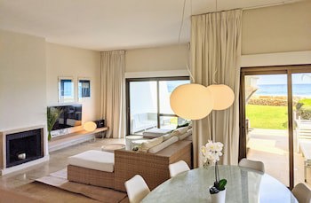 Coral Beach Aparthotel
