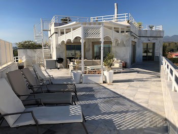 Coral Beach Aparthotel