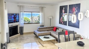 Coral Beach Aparthotel