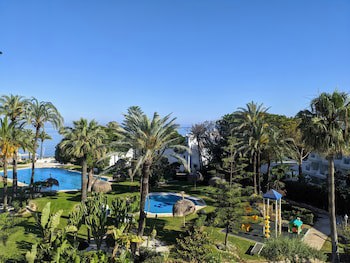 Coral Beach Aparthotel