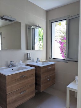 Coral Beach Aparthotel