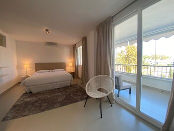 Coral Beach Aparthotel