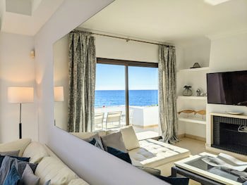 Coral Beach Aparthotel