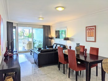 Coral Beach Aparthotel