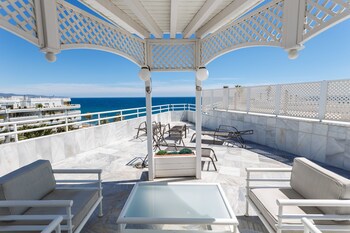 Coral Beach Aparthotel