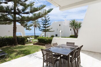 Coral Beach Aparthotel