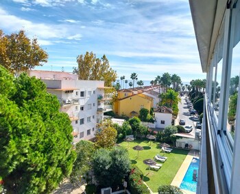Coral Beach Aparthotel