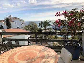 Coral Beach Aparthotel
